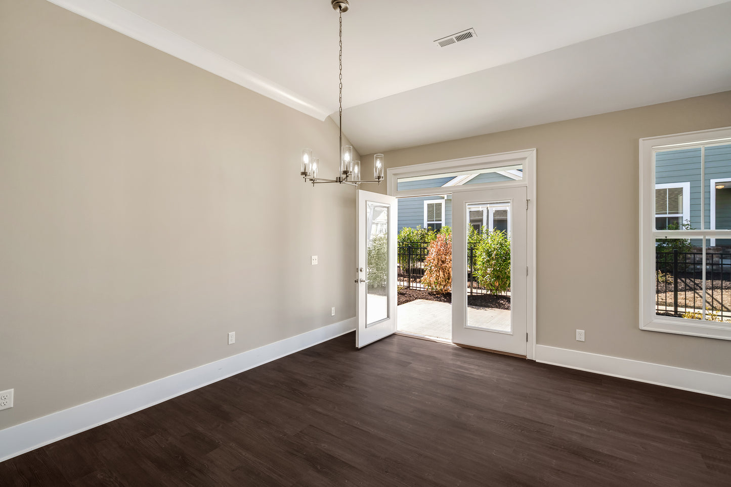 323 Buxton Road
